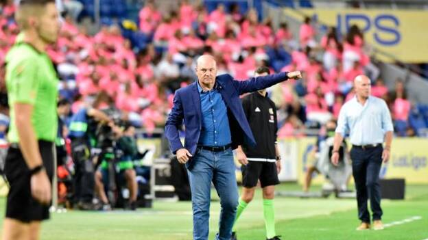 Dos partidos de suspensión al entrenador de la UD Las Palmas