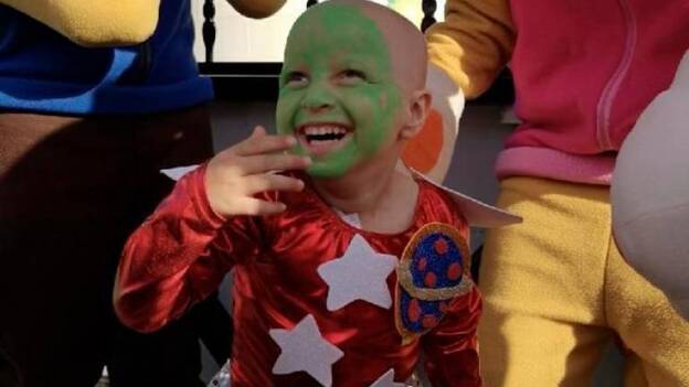 Una madre recauda dinero para investigar la muerte de su hija