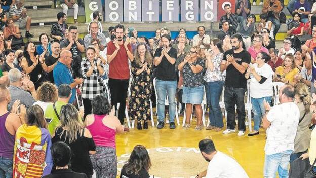 «No estamos por sillones»