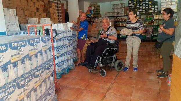 La falta de transporte amenaza el reparto de alimentos en Jinámar