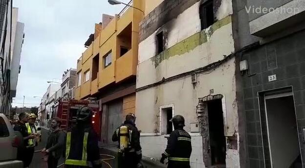 Incendio en La Isleta al explotar una bombona