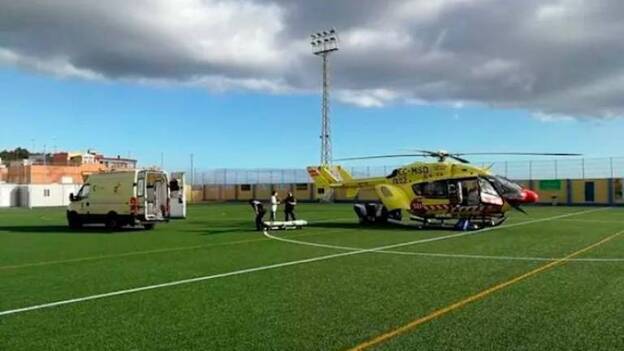 Se precipita sobre un coche desde un edificio