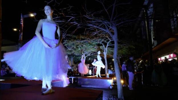 Una noche mágica para el comercio en la capital