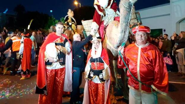 Tías descarta hacer dos cabalgatas de Reyes a pesar de la recogida de firmas