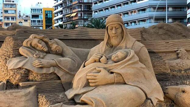 Las Canteras inaugura su belén de arena