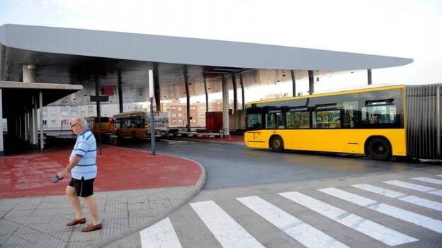 Los taxis compartidos recogerán al cliente en las paradas de guaguas
