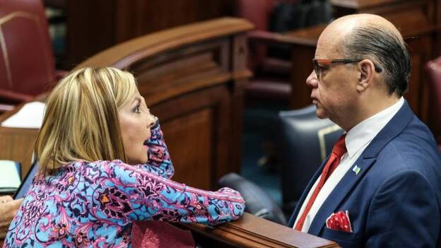 La oposición quiere mover 305 millones