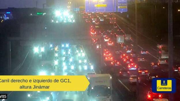 Un derrumbe que colapsa media isla