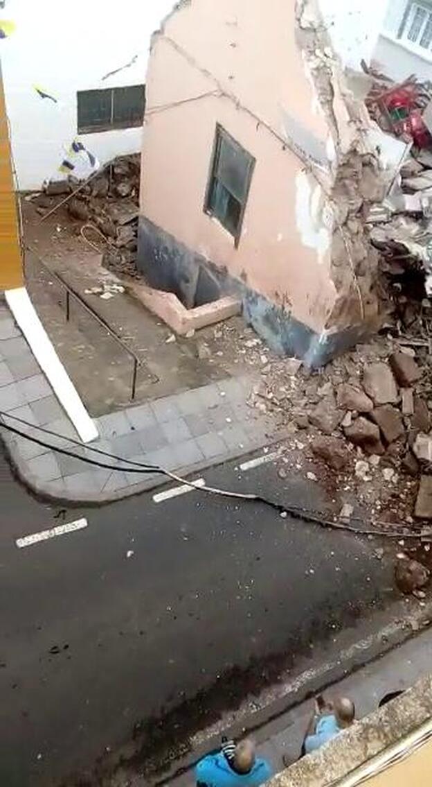 Una mujer herida en un derrumbe en La Atalaya de Santa Brígida