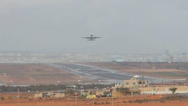 Aena aclara que la normativa legal no permite pistas de contingencias