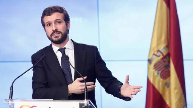 Casado pide al PSOE "rebelarse" ante Sánchez y evitar que España "se despeñe"