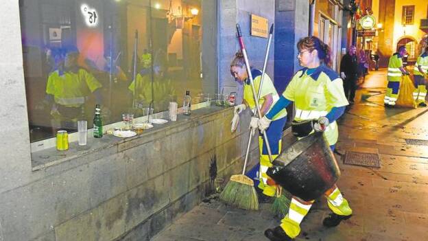 Unos 180 empleados de Limpieza denuncian contratos fraudulentos