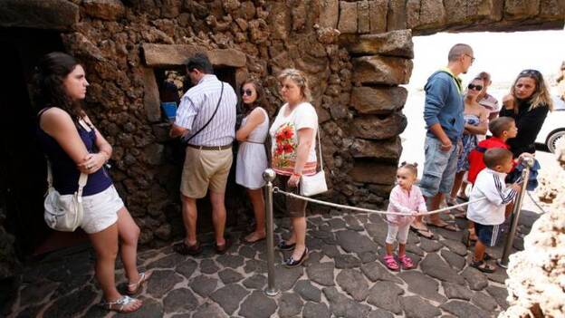 Villalba pide subir el canon de los Centros