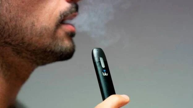 Exigen parar la campaña del vapeador Blu por "incitar" a fumar