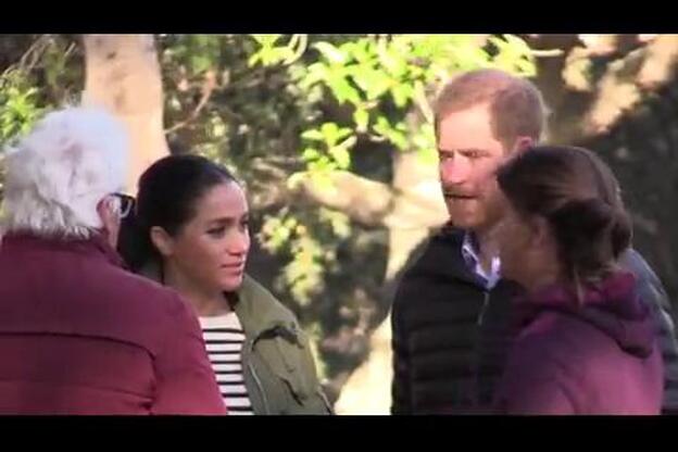 Isabel II acuerda un «periodo de transición» a los duques de Sussex