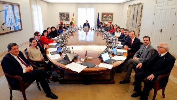 El Gobierno aprueba la subida de las pensiones del 0,9%