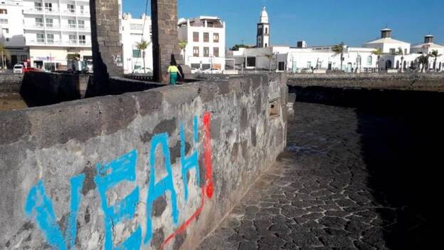 El aseo del Puente de Las Bolas coincidirá con las obras