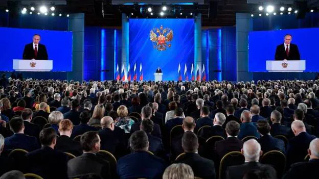 Putin provoca la dimisión del Gobierno ruso al anunciar otra reforma política