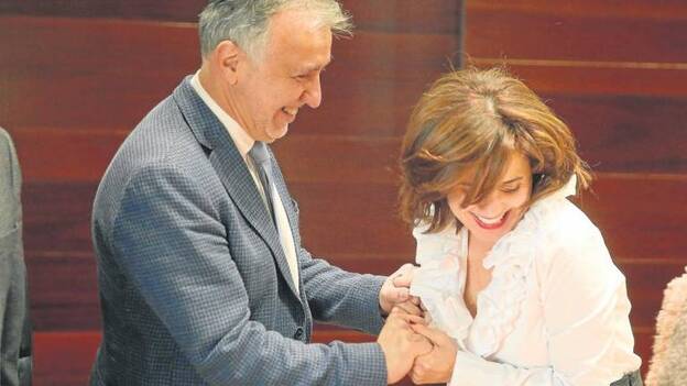 Torres pactará el relevo de Darias