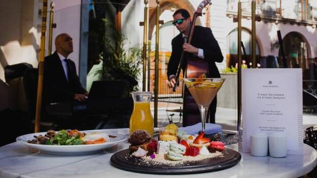 La comida se convierte en espectáculo en el nuevo Jazz Brunch de Santa Catalina