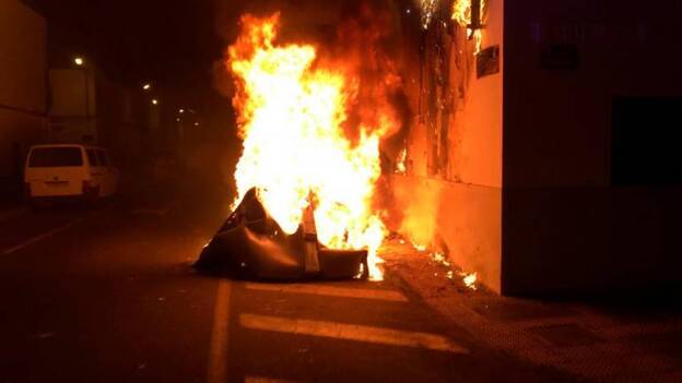 Un evacuado en un incendio en Arrecife