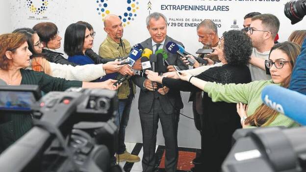 Canarias abre la negociación para entrar en la dirección de Aena