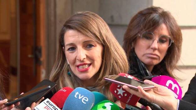 Díaz defiende sus medidas frente al coronavirus en medio de otra tormenta en el Gobierno