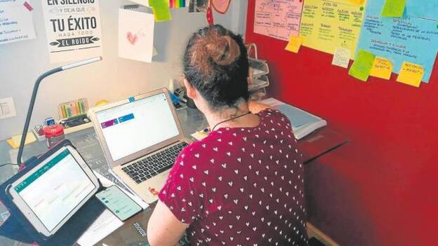 Profesores en pijama: la innovación en la docencia entra en casa sin llamar a la puerta