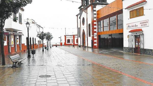 Cuatro golpes a una Cumbre malherida