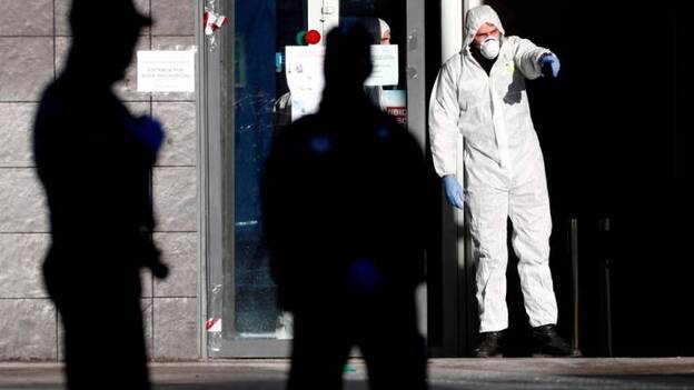 Ancianos abandonados, cuando no muertos en sus camas