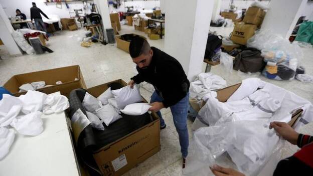 La OMS urge a los países a aumentar la producción de material sanitario