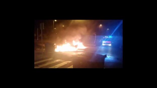 Detenido tras quemar cinco contenedores en la capital