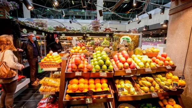 Una web altruista reúne a comercio local canario a domicilio