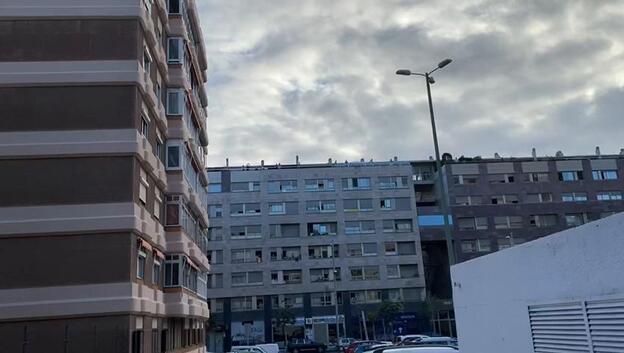 Aplausos desde los balcones para el pequeño Cairos