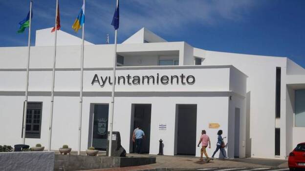 Tías aplaza el pago de tasas locales