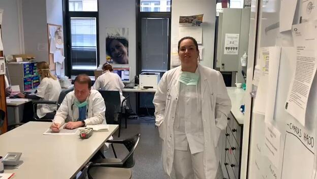 13 pacientes con Covid-19 del Negrín están hospitalizados en sus casas