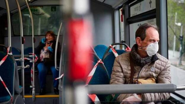 El Gobierno recomienda el uso de mascarillas a partir del lunes en el transporte público