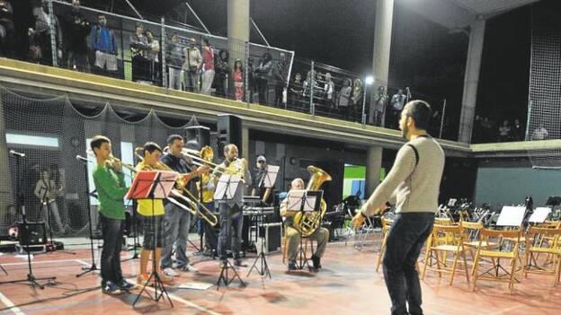 El 80% de las escuelas de música mantienen su actividad vía telemática