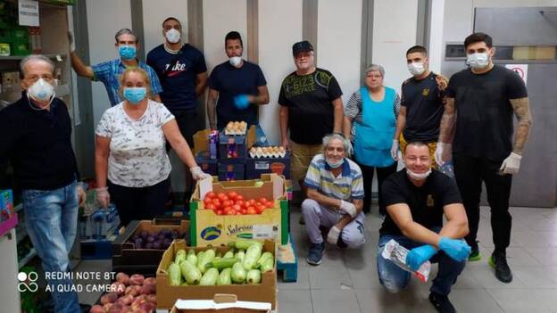 Desbordados en el reparto de comida
