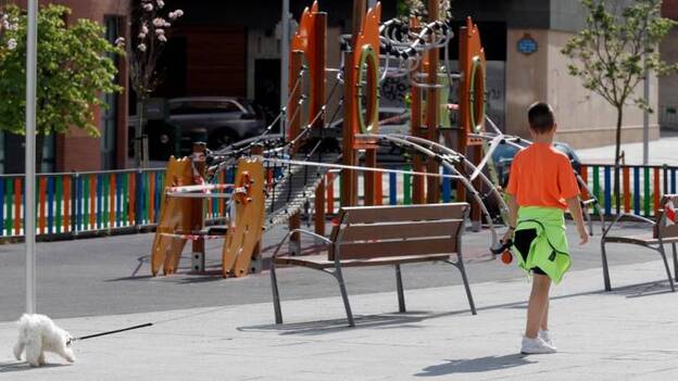 Los menores podrán ir al súper, la farmacia y el banco acompañados