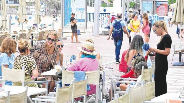 Los sindicatos reclaman que la hostelería no despida hasta 2021