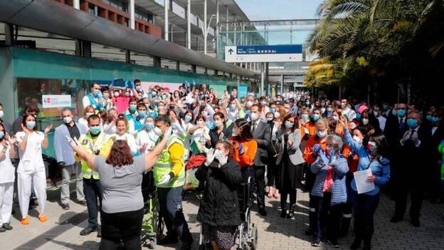 El hospital de Ifema cierra entre críticas a Ayuso