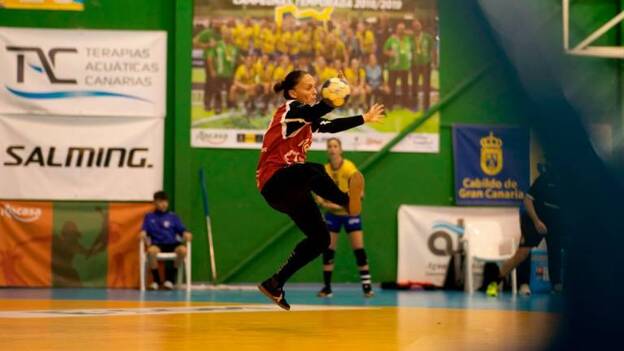 Silvia Navarro jugará su octava temporada consecutiva en el Rocasa