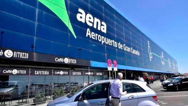 El Gobierno flexibiliza los viajes entre islas, fija precios y frecuencias en la fase 1