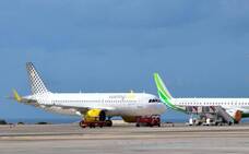 El tráfico aéreo en Canarias cae un 94% en abril