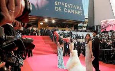 Cannes cambia su alfombra roja por un mensaje de gracias a los sanitarios