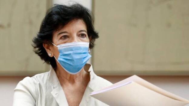 Celaá propone usar bibliotecas, gimnasios y salones de actos como aulas