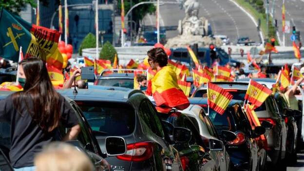 Agreden a periodistas en la protesta de Vox