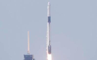 Despega el cohete de SpaceX con dos astronautas a bordo