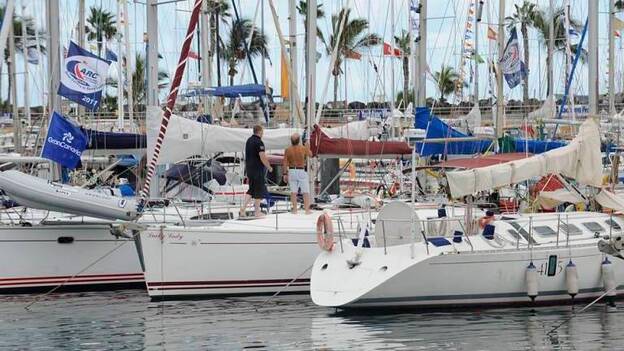 Pueden navegar los barcos turísticos, excepto los cruceros